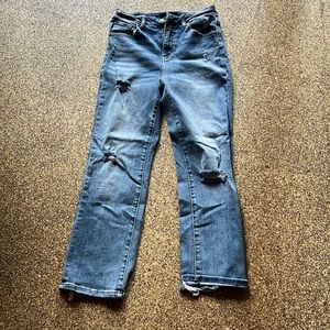 Risen distressed jeans